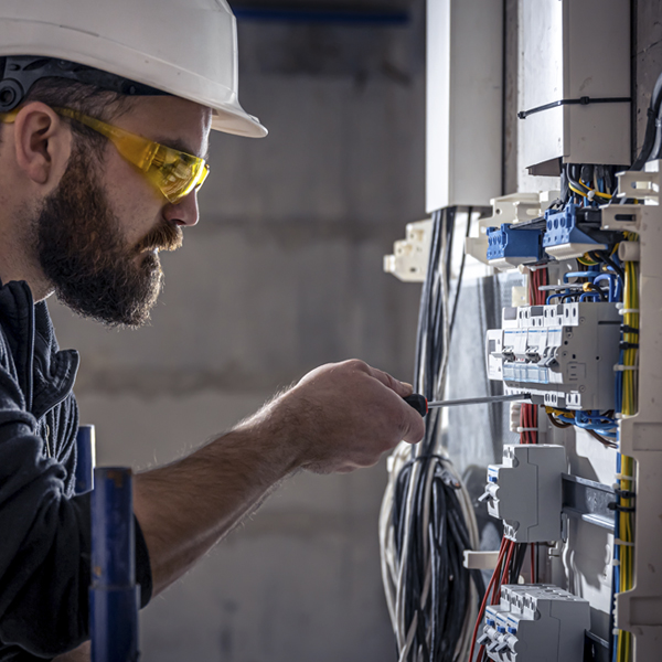 Luz y Cable servicios eléctricos
